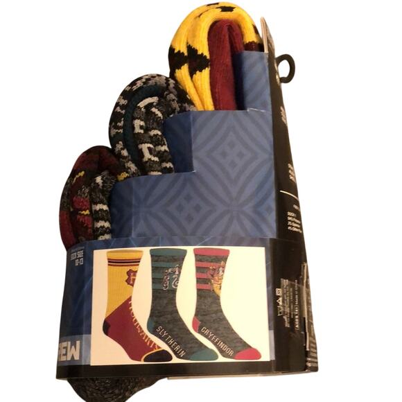 Harry Potter 3 Pair Athletic Crew Socks NWT Wizarding World Fandom - Picture 3 of 3